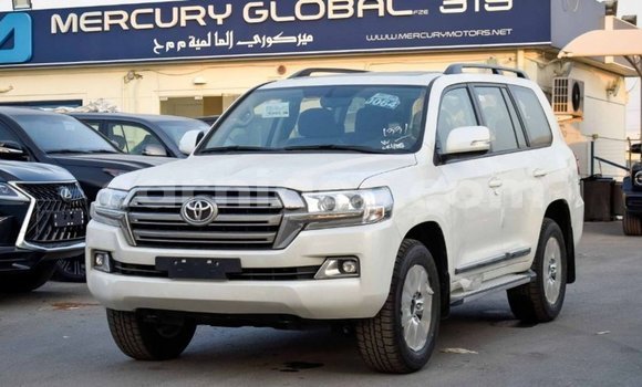 Buy Import Toyota Land Cruiser White Truck in Import - Dubai in Agadez Buy Import Toyota Land Cruiser White Truck in Import - Dubai in Agadez