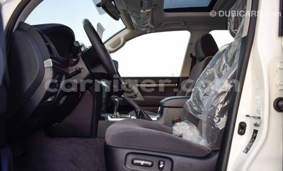 Buy Import Toyota Land Cruiser White Truck in Import - Dubai in Agadez Buy Import Toyota Land Cruiser White Truck in Import - Dubai in Agadez