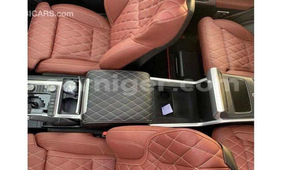 Buy Import Toyota Land Cruiser Black Truck in Import - Dubai in Agadez Buy Import Toyota Land Cruiser Black Truck in Import - Dubai in Agadez