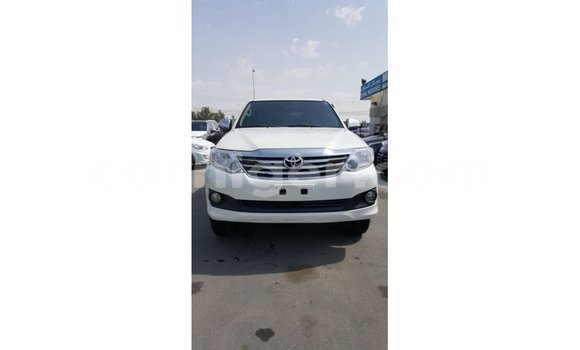 Acheter Import Voiture Toyota Fortuner Blanc à Import - Dubai, Agadez Acheter Import Voiture Toyota Fortuner Blanc à Import - Dubai, Agadez