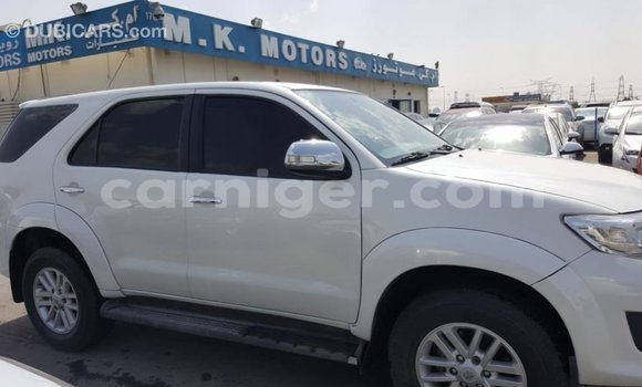 Acheter Import Voiture Toyota Fortuner Blanc à Import - Dubai, Agadez Acheter Import Voiture Toyota Fortuner Blanc à Import - Dubai, Agadez