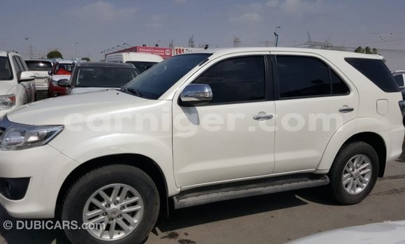 Acheter Import Voiture Toyota Fortuner Blanc à Import - Dubai, Agadez Acheter Import Voiture Toyota Fortuner Blanc à Import - Dubai, Agadez