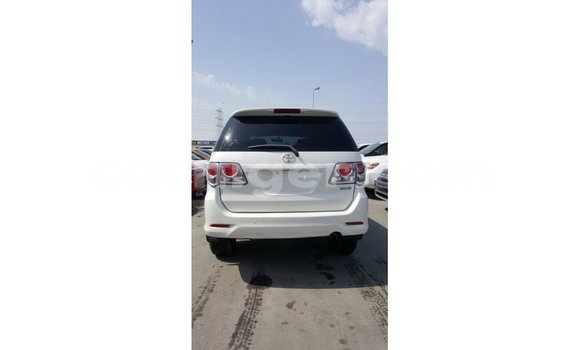 Acheter Import Voiture Toyota Fortuner Blanc à Import - Dubai, Agadez Acheter Import Voiture Toyota Fortuner Blanc à Import - Dubai, Agadez
