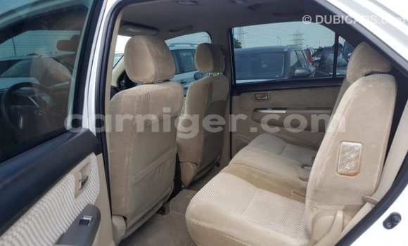 Acheter Import Voiture Toyota Fortuner Blanc à Import - Dubai, Agadez Acheter Import Voiture Toyota Fortuner Blanc à Import - Dubai, Agadez