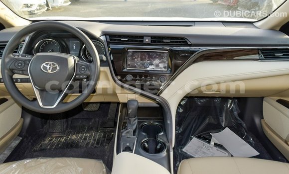 Acheter Import Voiture Toyota Camry Blanc à Import - Dubai, Agadez Acheter Import Voiture Toyota Camry Blanc à Import - Dubai, Agadez