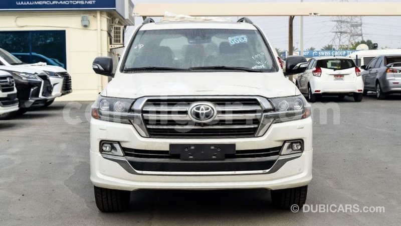 Big with watermark toyota land cruiser agadez import dubai 6398