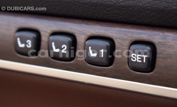 Buy Import Toyota Land Cruiser White Truck in Import - Dubai in Agadez Buy Import Toyota Land Cruiser White Truck in Import - Dubai in Agadez