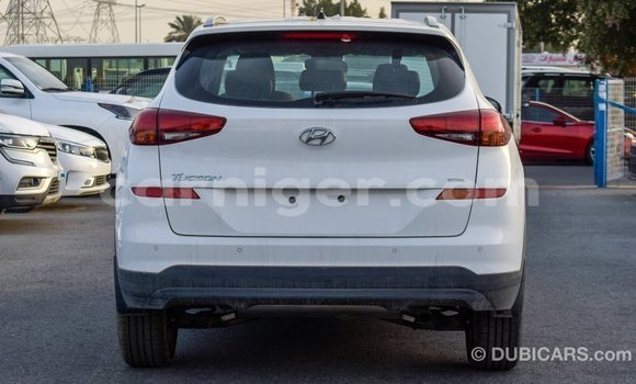 Acheter Import Voiture Hyundai Tucson Blanc à Import - Dubai, Agadez Acheter Import Voiture Hyundai Tucson Blanc à Import - Dubai, Agadez