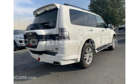 Buy Import Mitsubishi Pajero White Car in Import - Dubai in Agadez Buy Import Mitsubishi Pajero White Car in Import - Dubai in Agadez