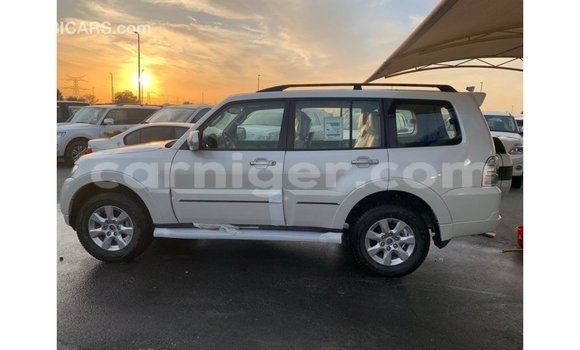 Buy Import Mitsubishi Pajero Black Car in Import - Dubai in Agadez Buy Import Mitsubishi Pajero Black Car in Import - Dubai in Agadez