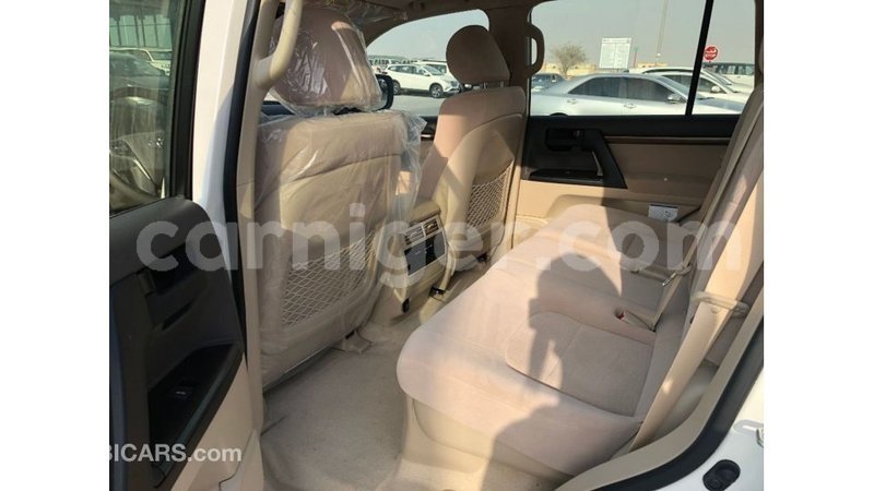 Big with watermark toyota land cruiser agadez import dubai 6410