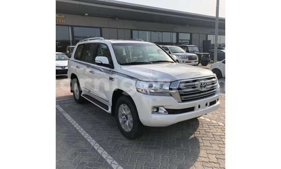 Sayi Imported Toyota Land Cruiser White Babbar mota in Import - Dubai a Agadez Sayi Imported Toyota Land Cruiser White Babbar mota in Import - Dubai a Agadez