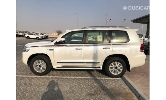 Sayi Imported Toyota Land Cruiser White Babbar mota in Import - Dubai a Agadez Sayi Imported Toyota Land Cruiser White Babbar mota in Import - Dubai a Agadez