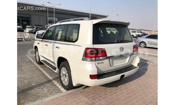 Sayi Imported Toyota Land Cruiser White Babbar mota in Import - Dubai a Agadez Sayi Imported Toyota Land Cruiser White Babbar mota in Import - Dubai a Agadez