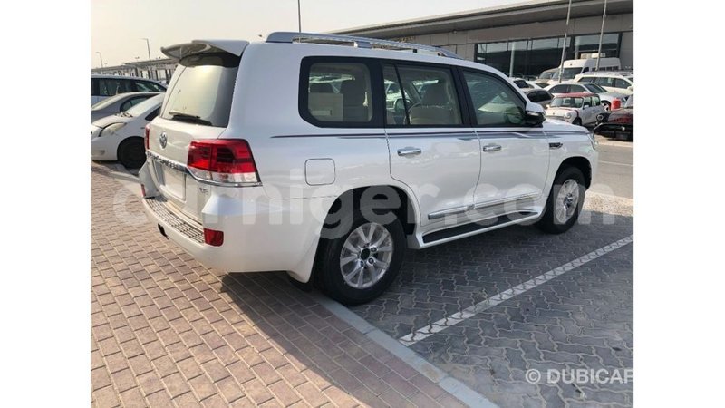 Big with watermark toyota land cruiser agadez import dubai 6411