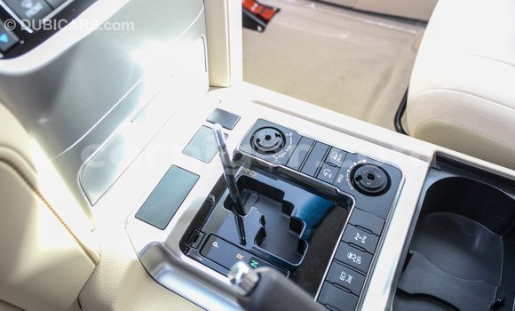 Buy Import Toyota Land Cruiser White Truck in Import - Dubai in Agadez Buy Import Toyota Land Cruiser White Truck in Import - Dubai in Agadez
