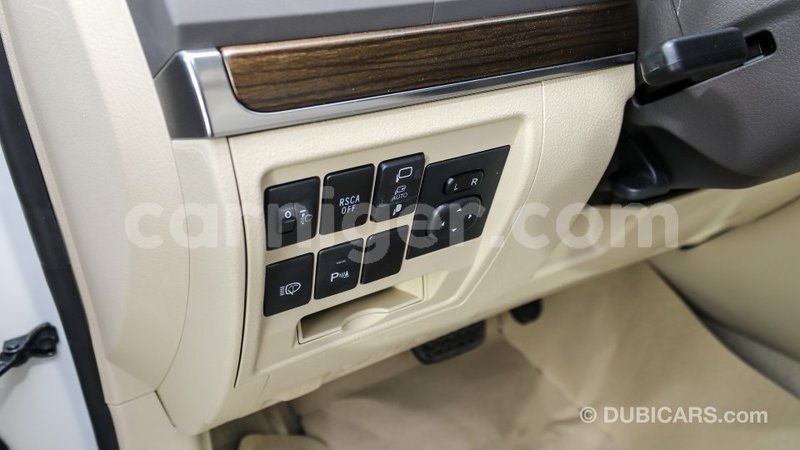 Big with watermark toyota land cruiser agadez import dubai 6421