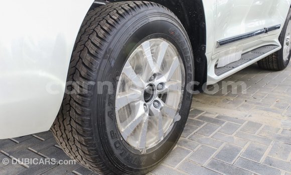 Buy Import Toyota Land Cruiser White Truck in Import - Dubai in Agadez Buy Import Toyota Land Cruiser White Truck in Import - Dubai in Agadez