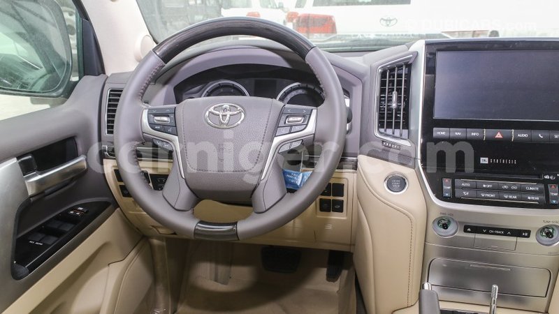 Big with watermark toyota land cruiser agadez import dubai 6422