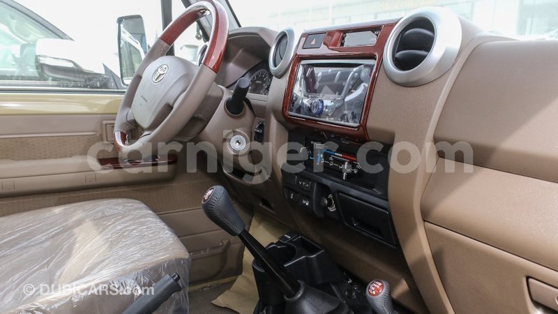 Big with watermark toyota land cruiser agadez import dubai 6424