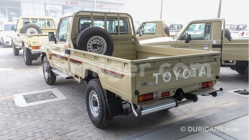 Big with watermark toyota land cruiser agadez import dubai 6424