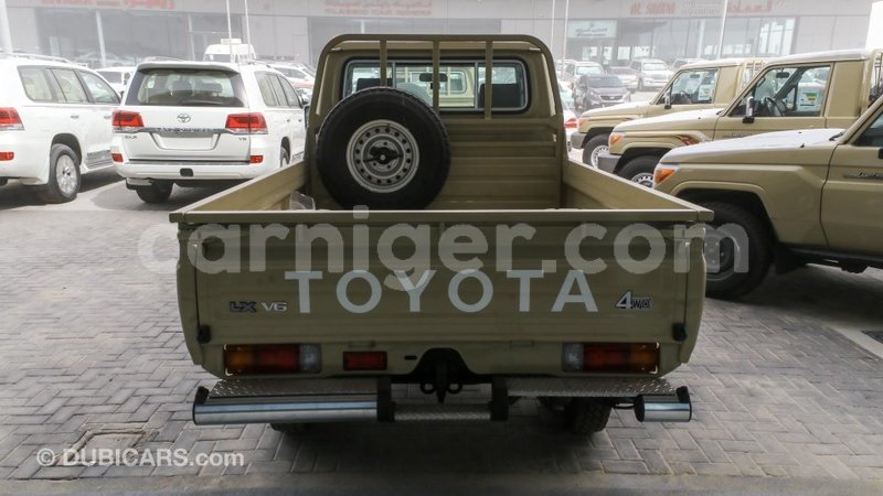 Big with watermark toyota land cruiser agadez import dubai 6424