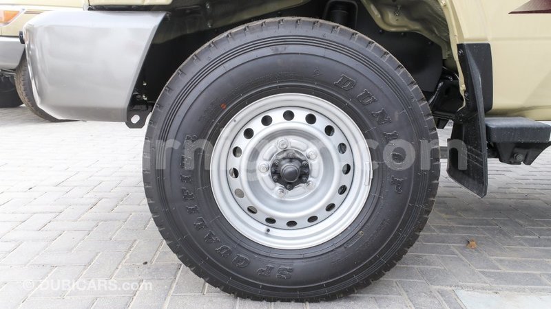 Big with watermark toyota land cruiser agadez import dubai 6424