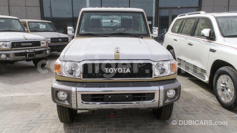 Big with watermark toyota land cruiser agadez import dubai 6425