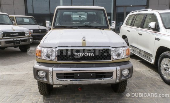 Buy Import Toyota Land Cruiser Beige Truck in Import - Dubai in Agadez Buy Import Toyota Land Cruiser Beige Truck in Import - Dubai in Agadez