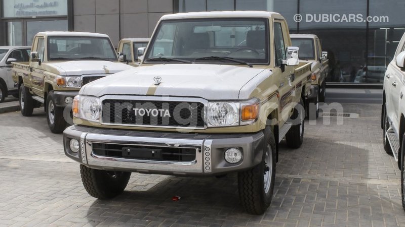 Big with watermark toyota land cruiser agadez import dubai 6425