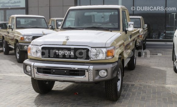 Buy Import Toyota Land Cruiser Beige Truck in Import - Dubai in Agadez Buy Import Toyota Land Cruiser Beige Truck in Import - Dubai in Agadez