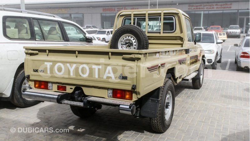 Big with watermark toyota land cruiser agadez import dubai 6425