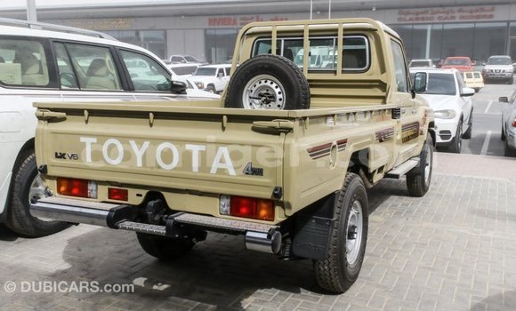 Buy Import Toyota Land Cruiser Beige Truck in Import - Dubai in Agadez Buy Import Toyota Land Cruiser Beige Truck in Import - Dubai in Agadez