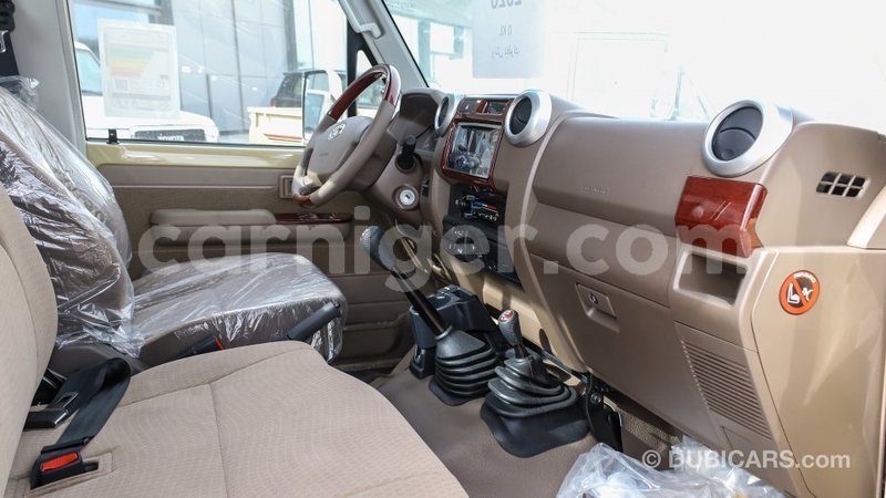 Big with watermark toyota land cruiser agadez import dubai 6426