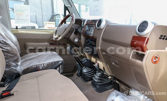 Buy Import Toyota Land Cruiser Beige Truck in Import - Dubai in Agadez Buy Import Toyota Land Cruiser Beige Truck in Import - Dubai in Agadez