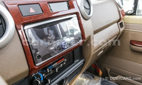 Buy Import Toyota Land Cruiser Beige Truck in Import - Dubai in Agadez Buy Import Toyota Land Cruiser Beige Truck in Import - Dubai in Agadez