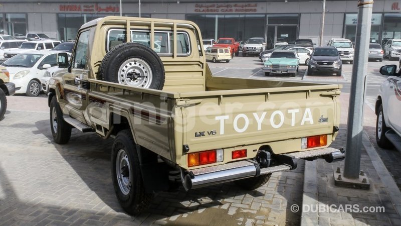 Big with watermark toyota land cruiser agadez import dubai 6426