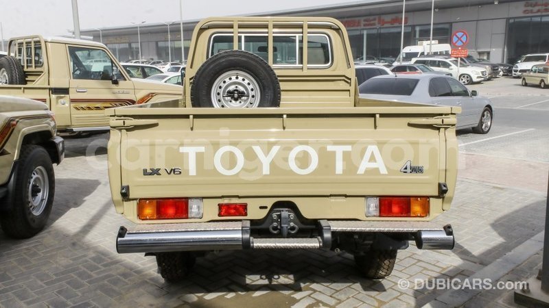 Big with watermark toyota land cruiser agadez import dubai 6426