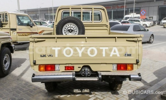 Buy Import Toyota Land Cruiser Beige Truck in Import - Dubai in Agadez Buy Import Toyota Land Cruiser Beige Truck in Import - Dubai in Agadez