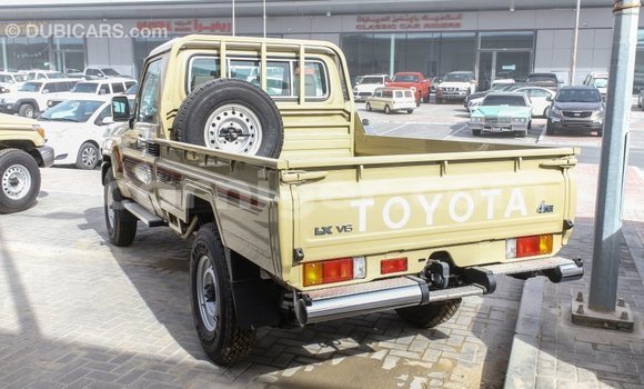 Buy Import Toyota Land Cruiser Beige Truck in Import - Dubai in Agadez Buy Import Toyota Land Cruiser Beige Truck in Import - Dubai in Agadez