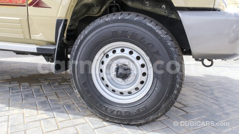 Big with watermark toyota land cruiser agadez import dubai 6426