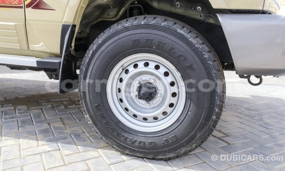 Buy Import Toyota Land Cruiser Beige Truck in Import - Dubai in Agadez Buy Import Toyota Land Cruiser Beige Truck in Import - Dubai in Agadez