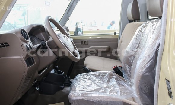 Buy Import Toyota Land Cruiser Beige Truck in Import - Dubai in Agadez Buy Import Toyota Land Cruiser Beige Truck in Import - Dubai in Agadez