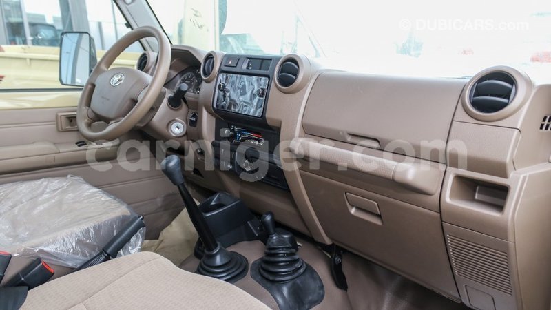 Big with watermark toyota land cruiser agadez import dubai 6427