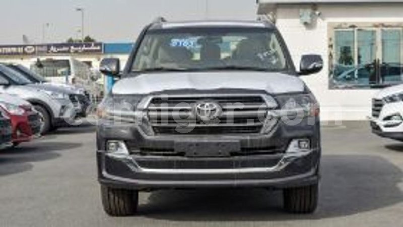 Big with watermark toyota land cruiser agadez import dubai 6428