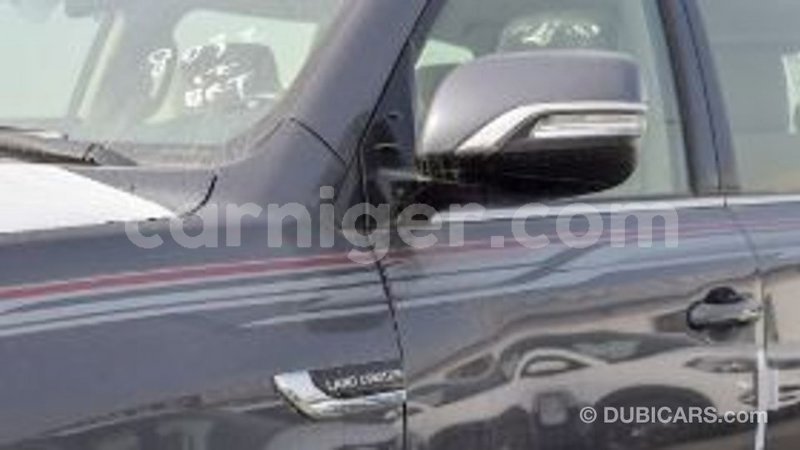 Big with watermark toyota land cruiser agadez import dubai 6428