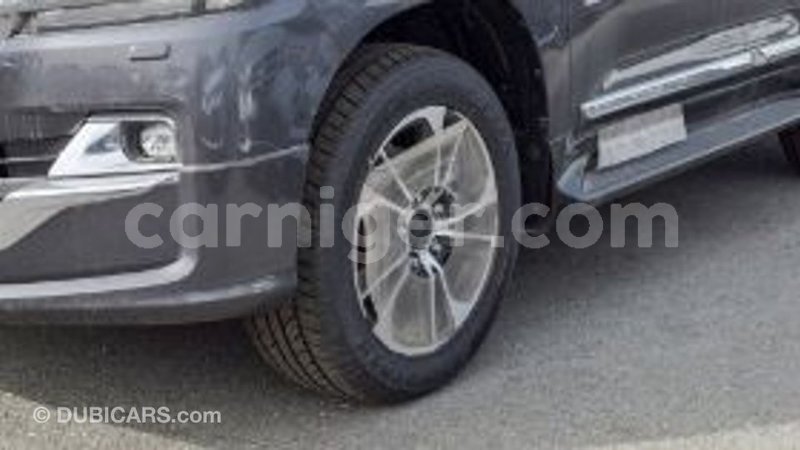 Big with watermark toyota land cruiser agadez import dubai 6428