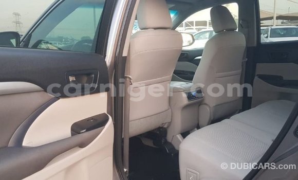 Buy Import Toyota Highlander Other Car in Import - Dubai in Agadez Buy Import Toyota Highlander Other Car in Import - Dubai in Agadez