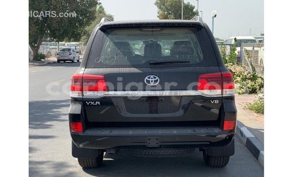 Buy Import Toyota Land Cruiser Black Truck in Import - Dubai in Agadez Buy Import Toyota Land Cruiser Black Truck in Import - Dubai in Agadez