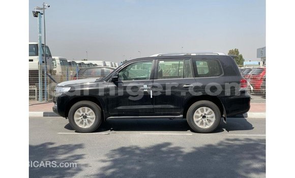 Buy Import Toyota Land Cruiser Black Truck in Import - Dubai in Agadez Buy Import Toyota Land Cruiser Black Truck in Import - Dubai in Agadez